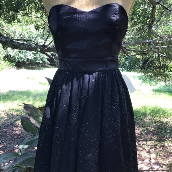 Small Cute little black dress​ - Picture 11 of 11